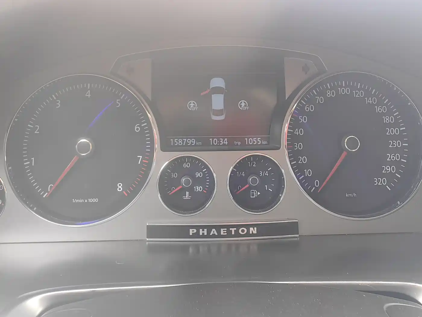 Volkswagen Phaeton 2011 4.2L V8 4-seat Extended Individual Edition фото 5