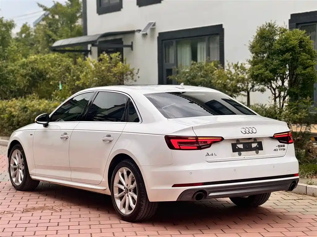 Audi A4L 2018 30th Anniversary 40 TFSI Fashion фото 3