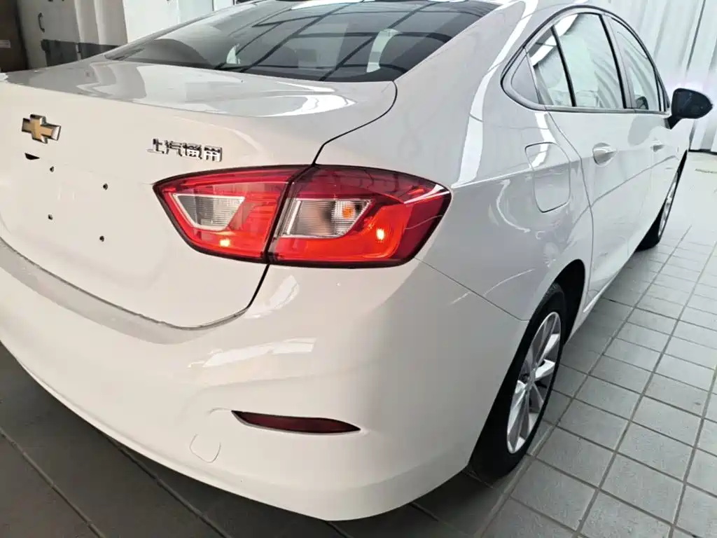 Chevrolet Cruze 2018 2018 320 Automatic Pioneer Sunroof Edition