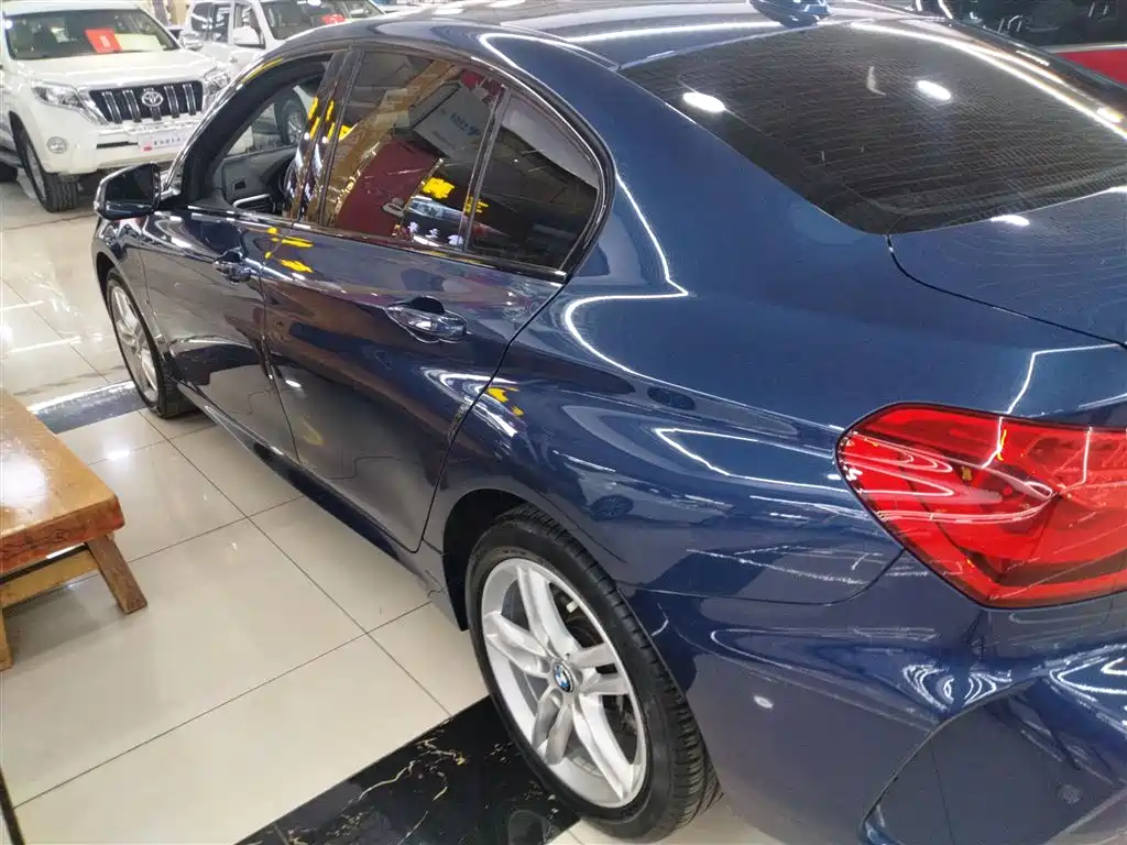 BMW 1-SERIES