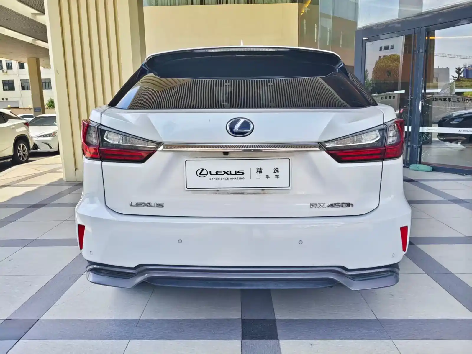 Фото 9 - Lexus RX