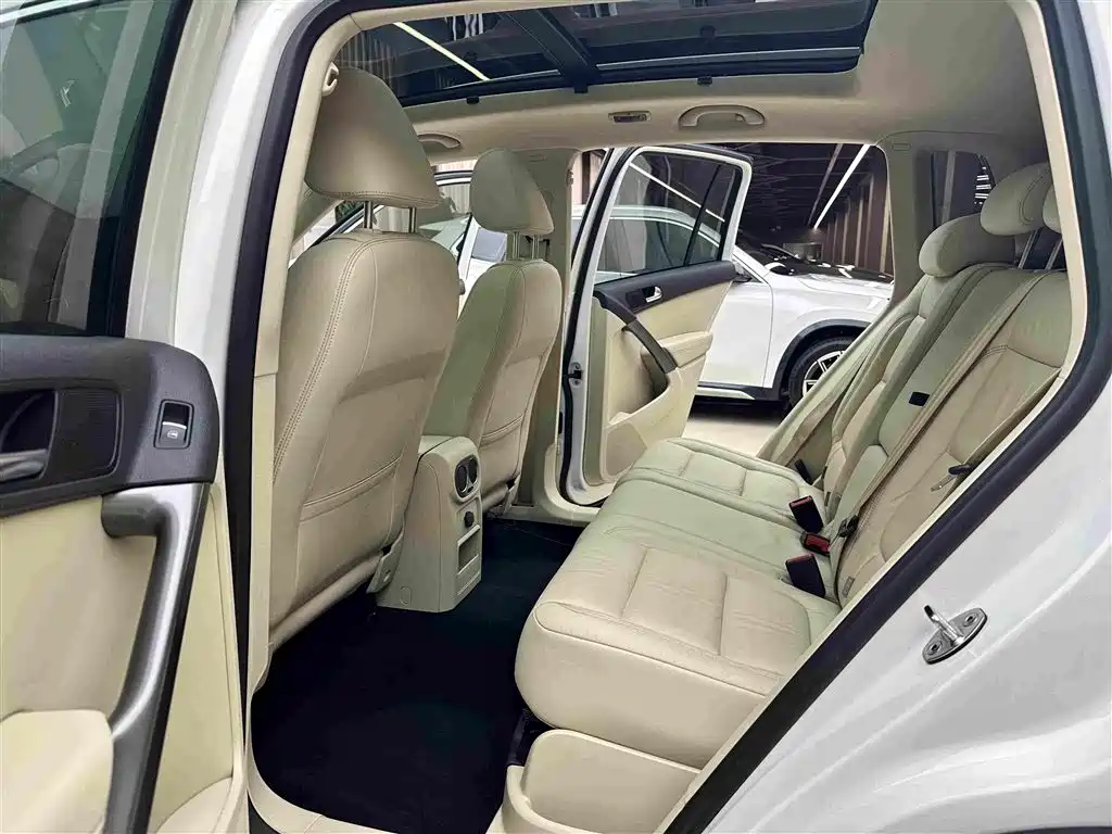 Volkswagen Tiguan 2011 2010 1.8TSI Automatic 2WD Elite