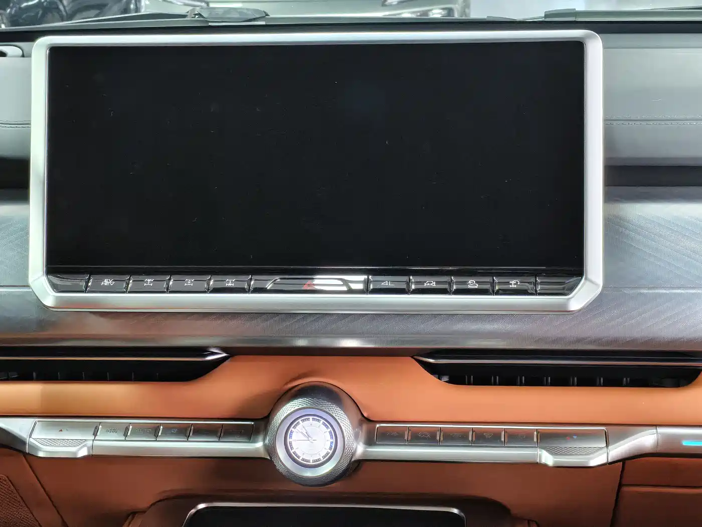 TANK TANK 700 NEW ENERGY