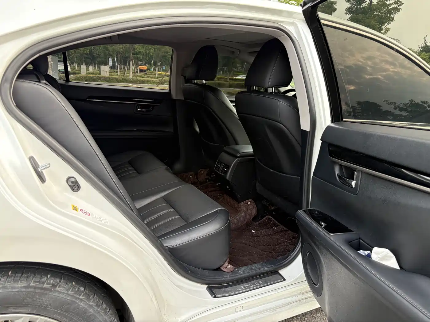 Lexus ES 2015 200 Elite Edition фото 17