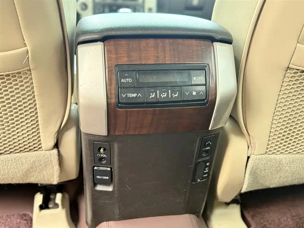 Toyota Prado 2010 4.0L Automatic VX NAVI фото 20