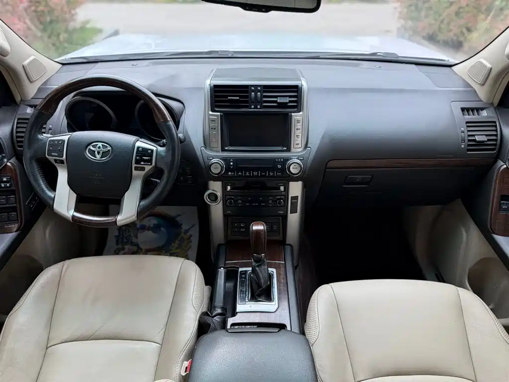 Toyota Prado 2010 4.0L Automatic VX NAVI фото 30