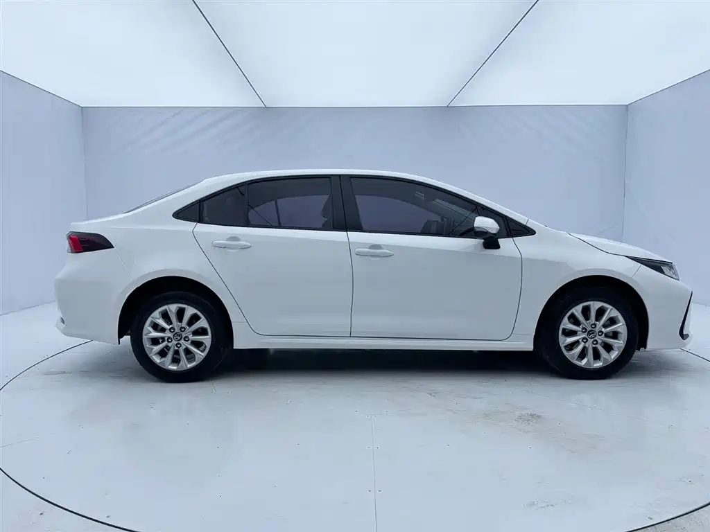 Toyota Corolla 2021 1.2T S-CVT Elite PLUS Edition фото 9
