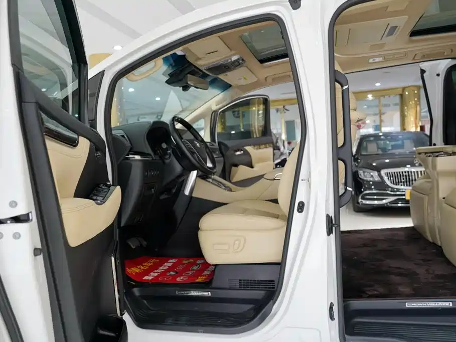 Фото 5 - Toyota Vellfire