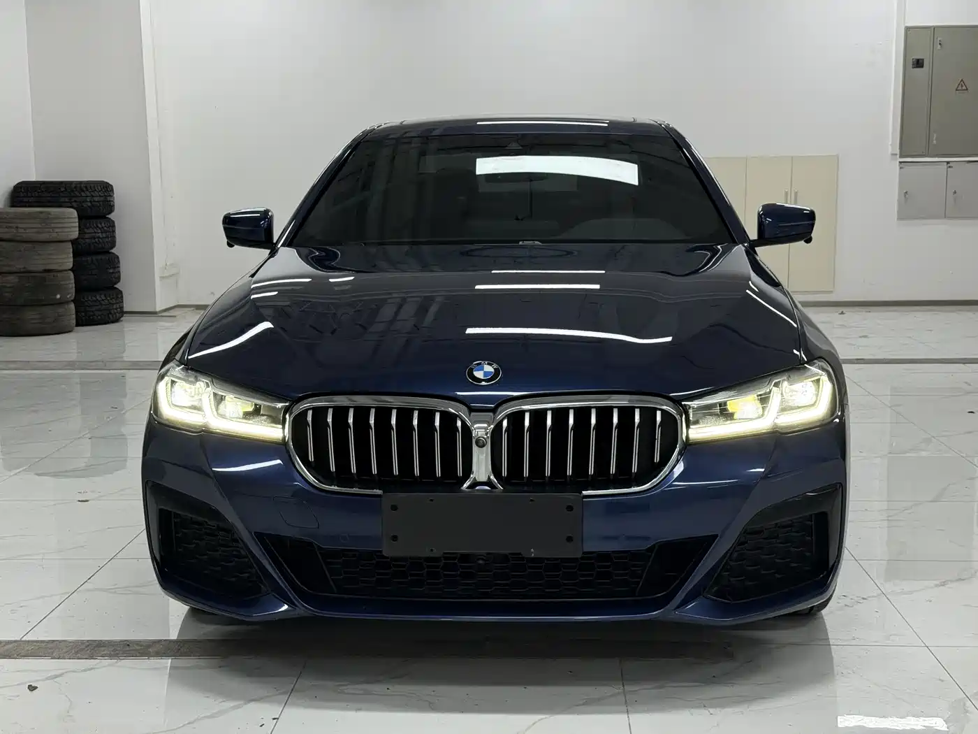 BMW 5 Series 2021 530Li Leading M Sport Package фото 2