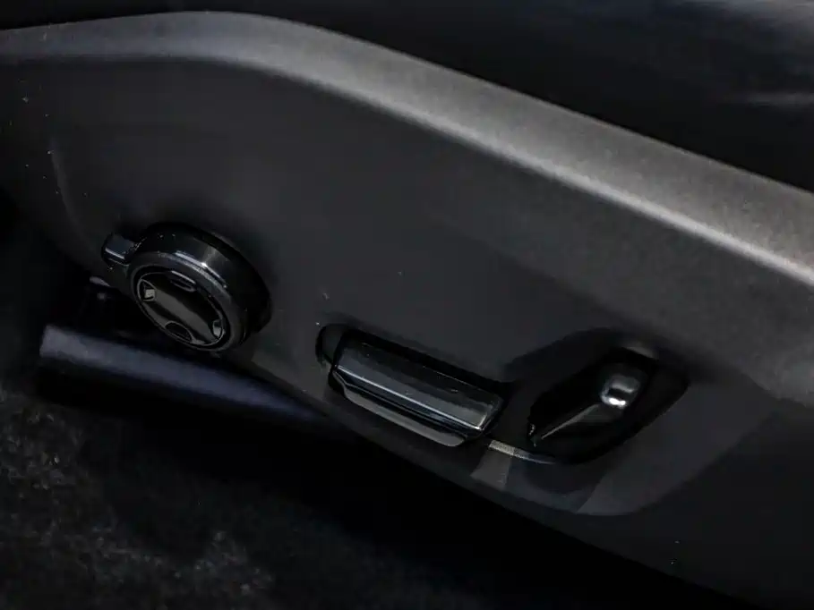 Volvo XC60 Plug-in Hybrid 2024 2024 T8 PHEV Long Range AWD Polar Night Edition