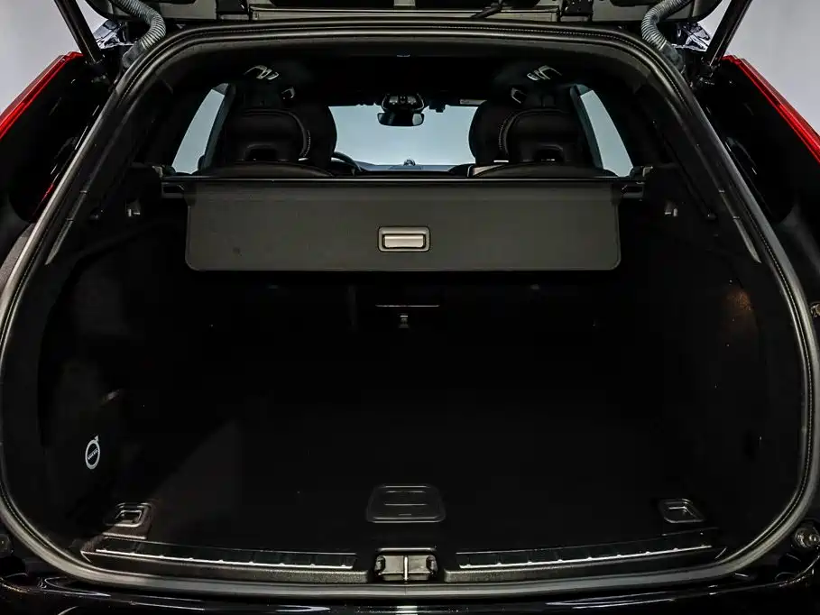 Volvo XC60 Plug-in Hybrid 2024 2024 T8 PHEV Long Range AWD Polar Night Edition