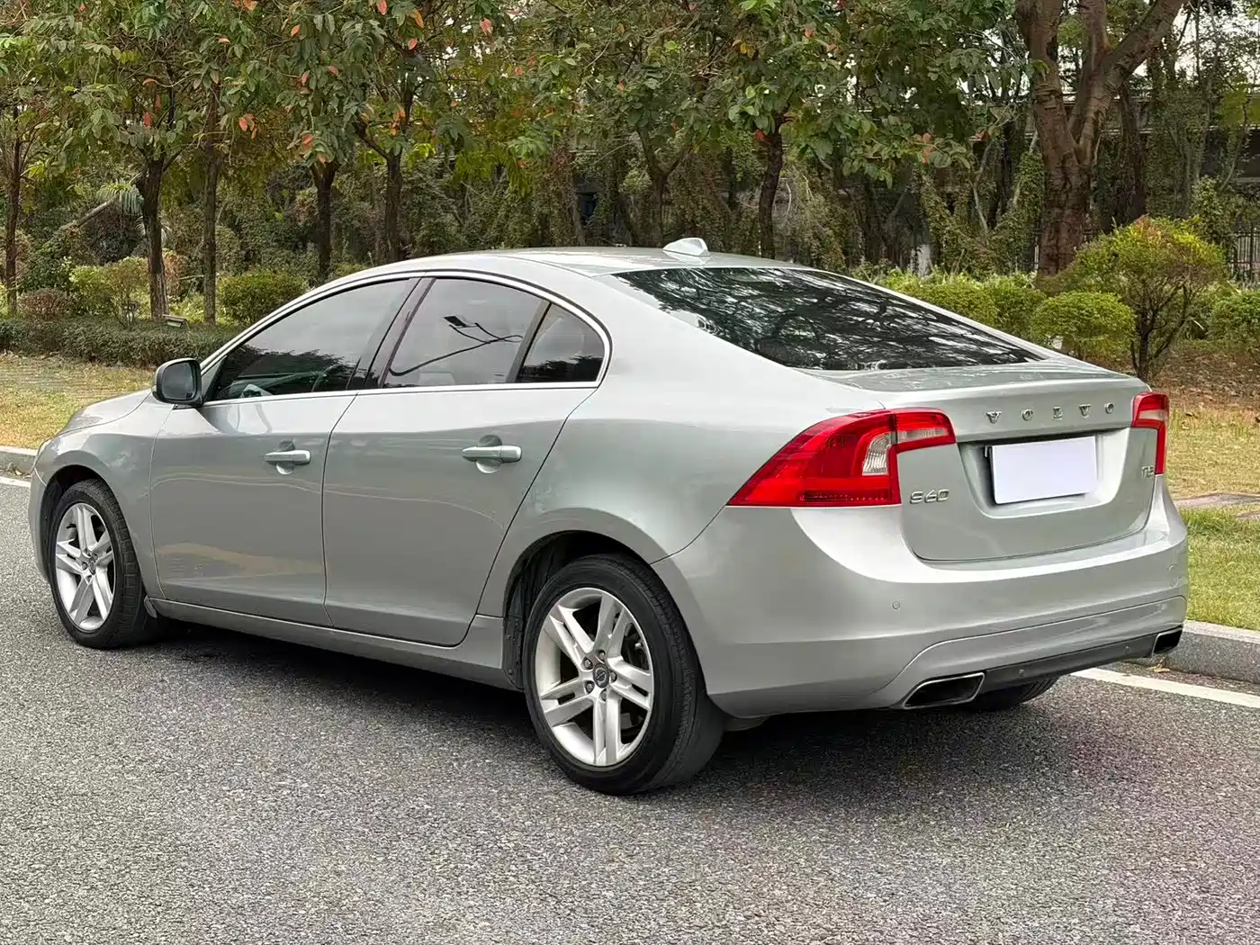 Volvo S60 (Import) 2014 2014 T5 Elegance Edition