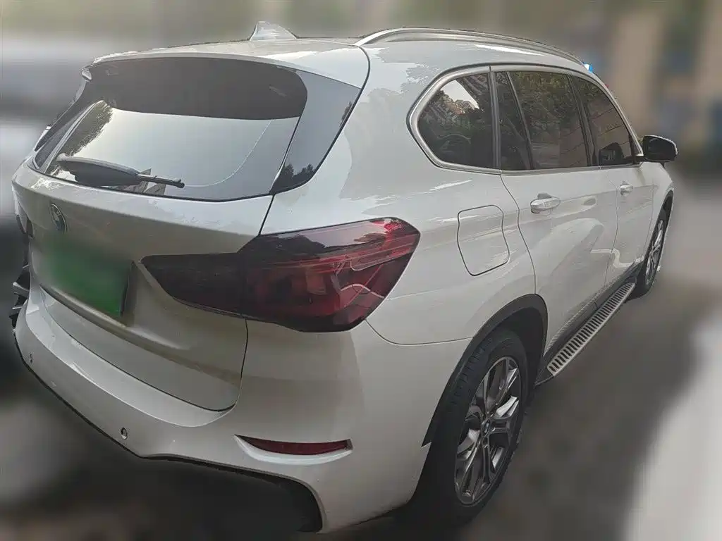 BMW X1 2018 sDrive20Li Leading Model фото 5