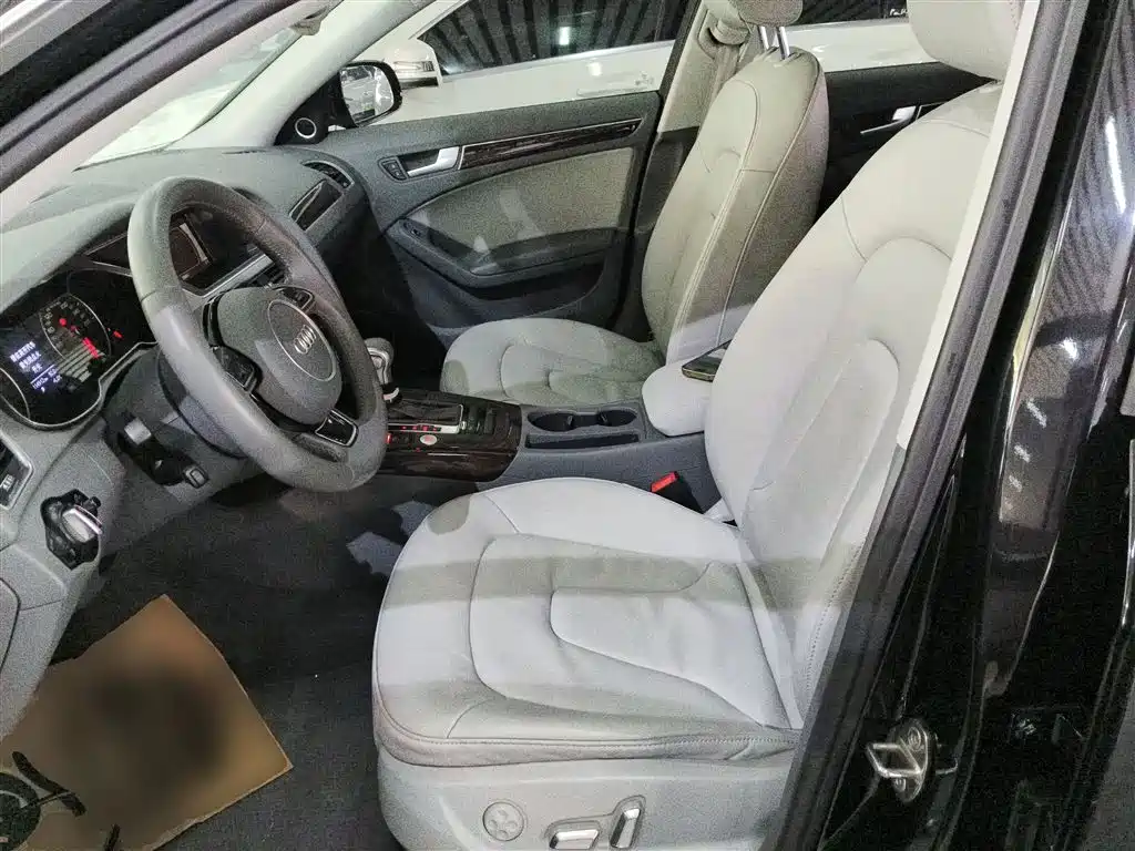 Audi A4L 2016 35 TFSI Collector's Edition S line Comfort фото 7