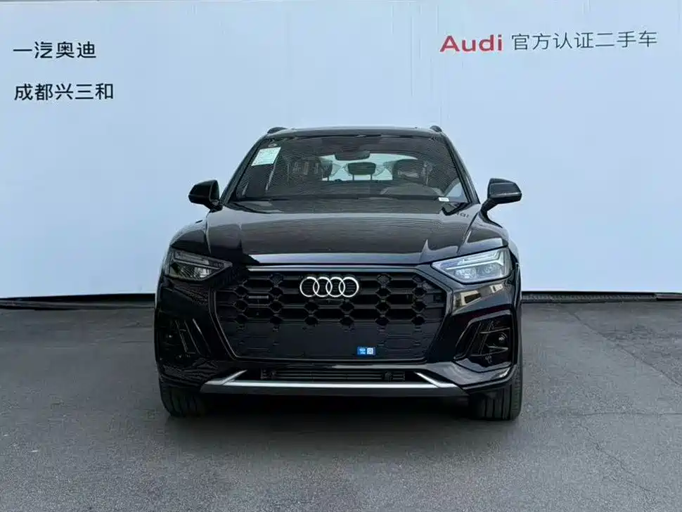Audi Q5L 2025 Model Year Facelift 45th Anniversary Edition 45 TFSI Luxury Dynamic фото 2