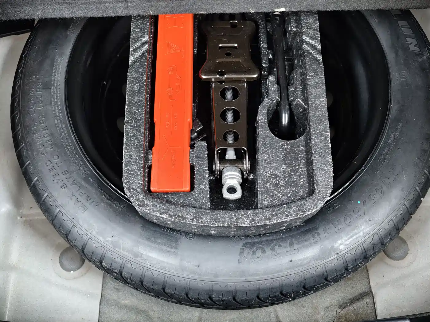 GEELY AUTOMOBILE VISION X6