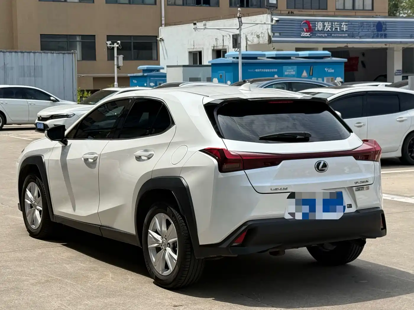 Lexus UX 2022 260h Cool Edition фото 9