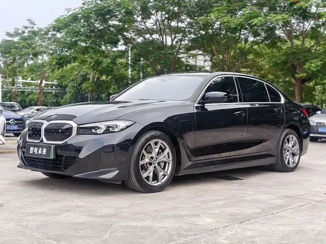 BMW i3 eDrive 35 L