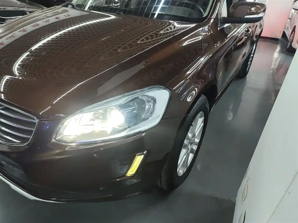 Фото 15 - Volvo XC60