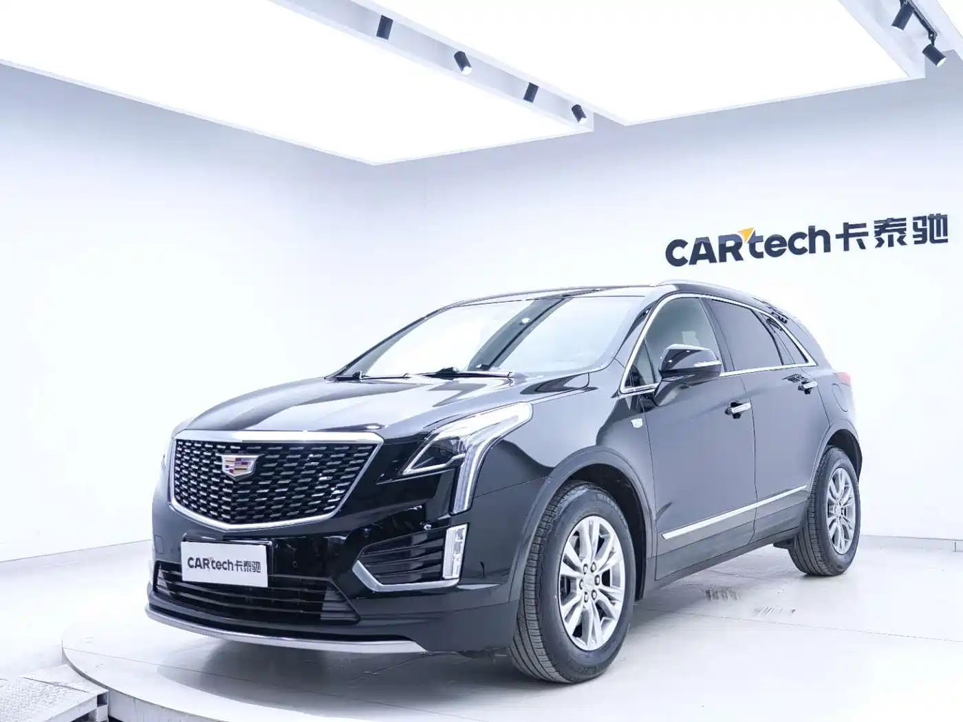 Cadillac XT5 2022 2.0T 2WD Luxury фото 8