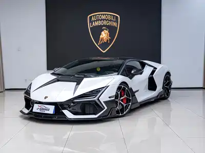 Lamborghini Revuelto