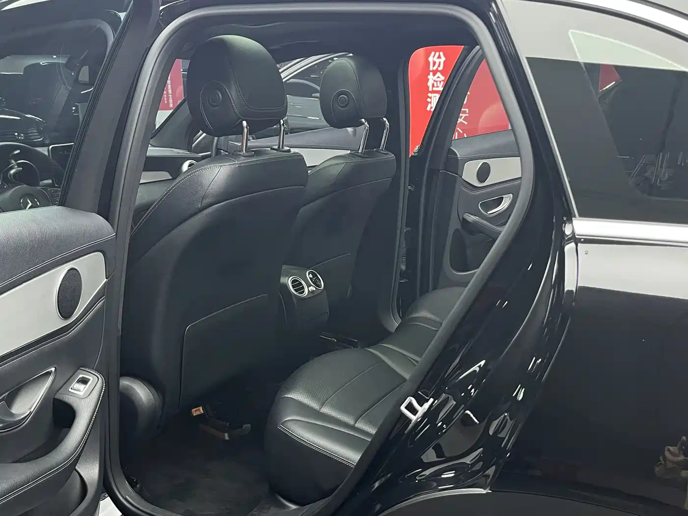 Mercedes-Benz GLC 2018 Facelift GLC 200 4MATIC фото 18