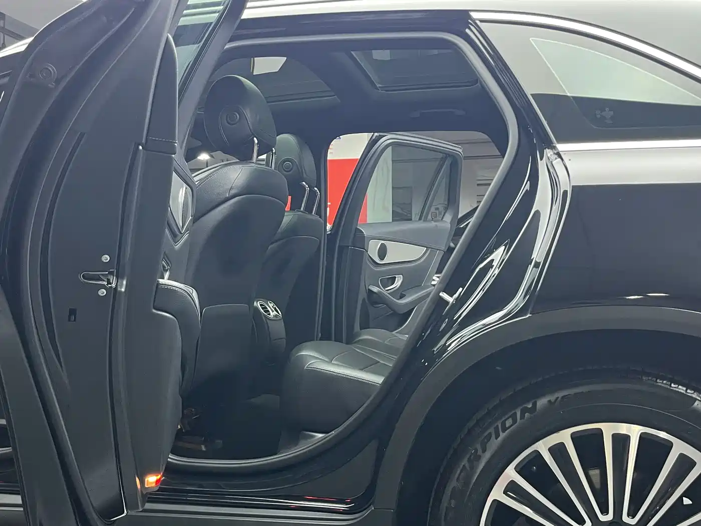Mercedes-Benz GLC 2018 Facelift GLC 200 4MATIC фото 21
