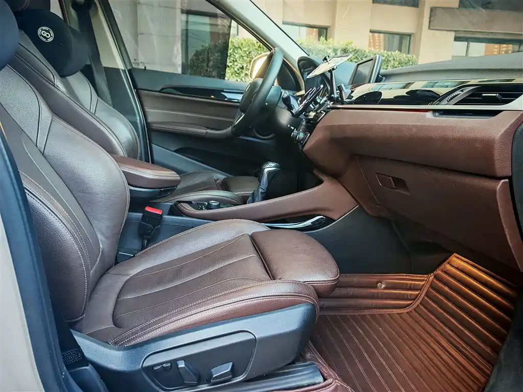 BMW X1 2018 sDrive18Li Premium Model фото 4