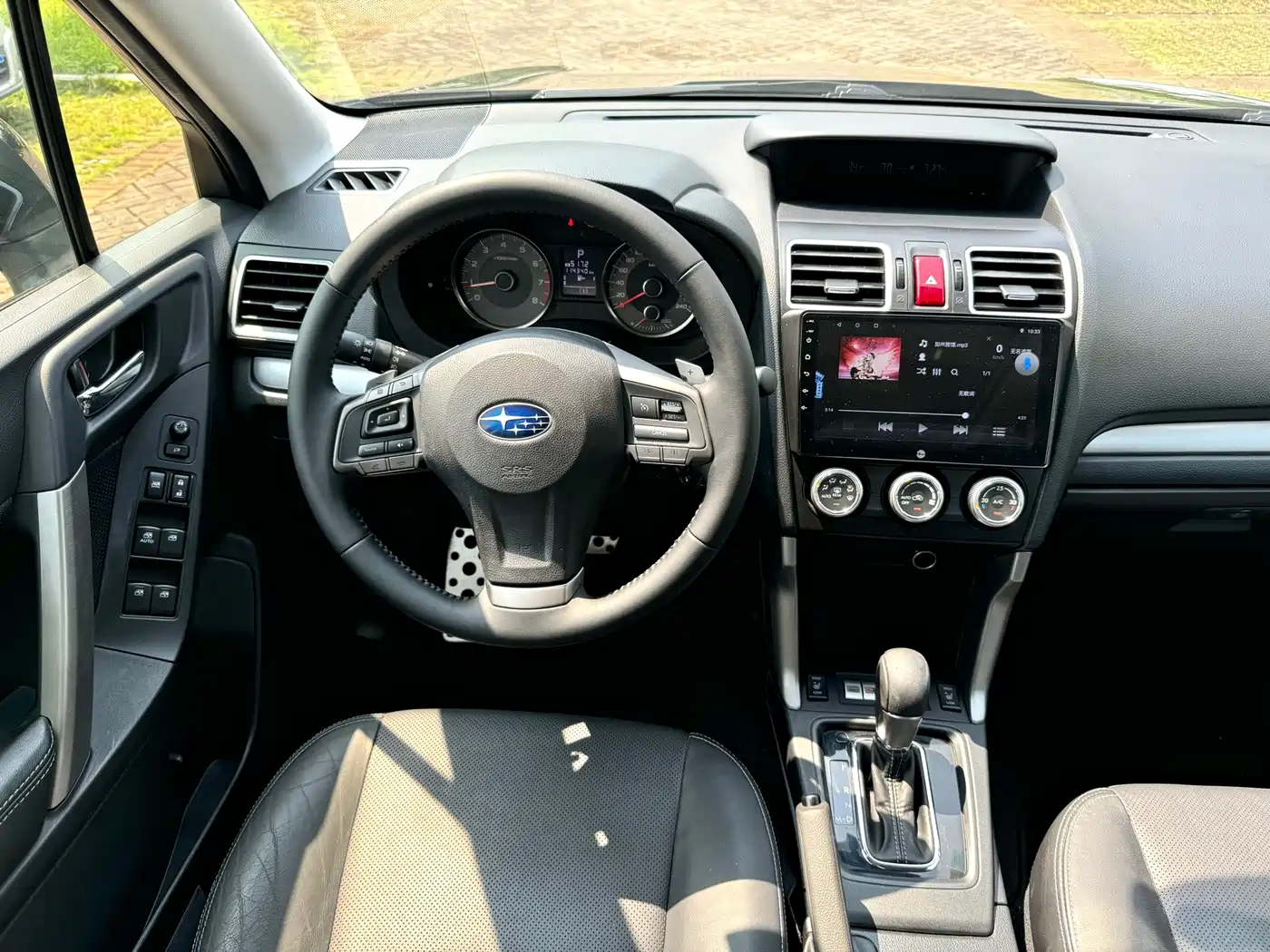 Subaru Forester 2015 2.0i Special Commemorative Edition фото 5