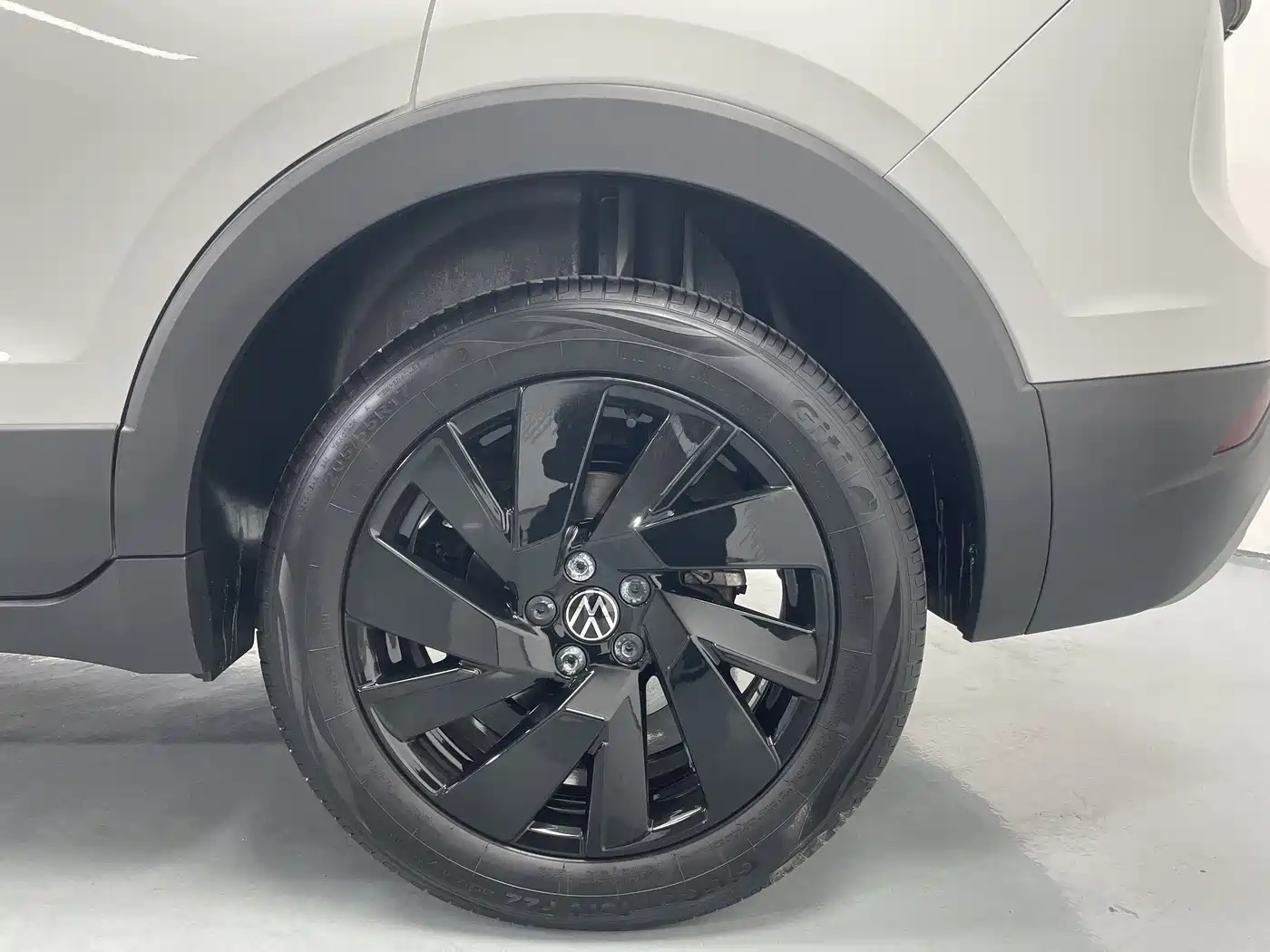 VOLKSWAGEN TUYUE