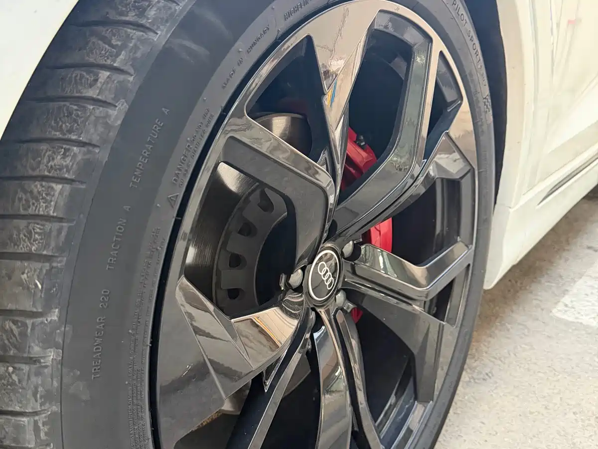Audi Q8 2021 Model 55 TFSI Luxury Dynamic фото 7