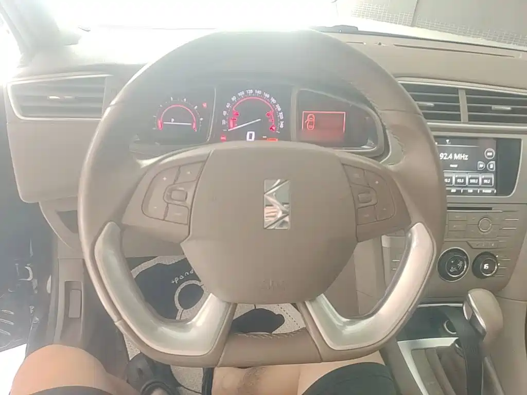 DS 5LS 2015 2014 1.6T Luxury THP160