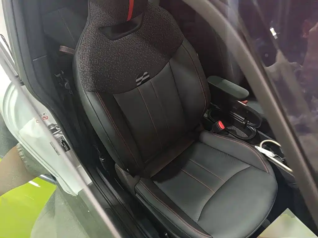 MINI Electric MINI JCW 2025 2025 JOHN COOPER WORKS