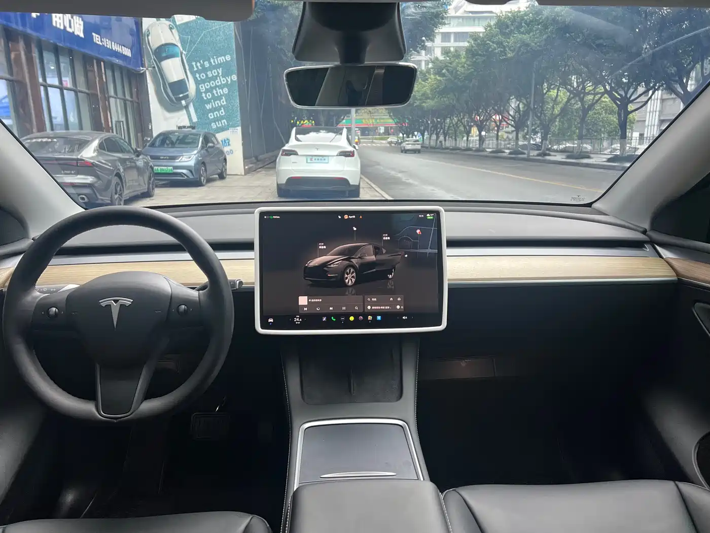 TESLA MODEL Y
