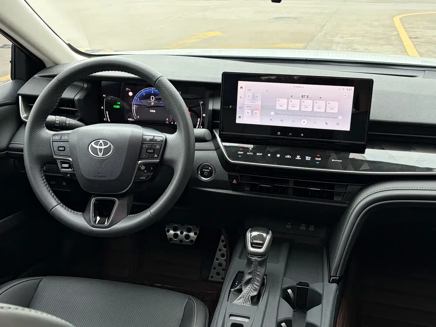 TOYOTA CAMRY