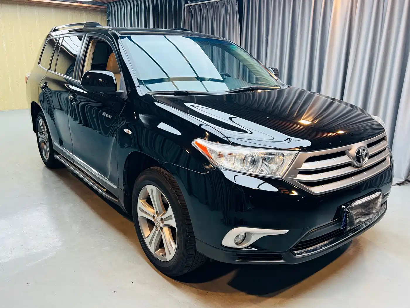 Toyota Highlander 2012 2.7L 2WD 7-Seater Luxury Edition фото 3