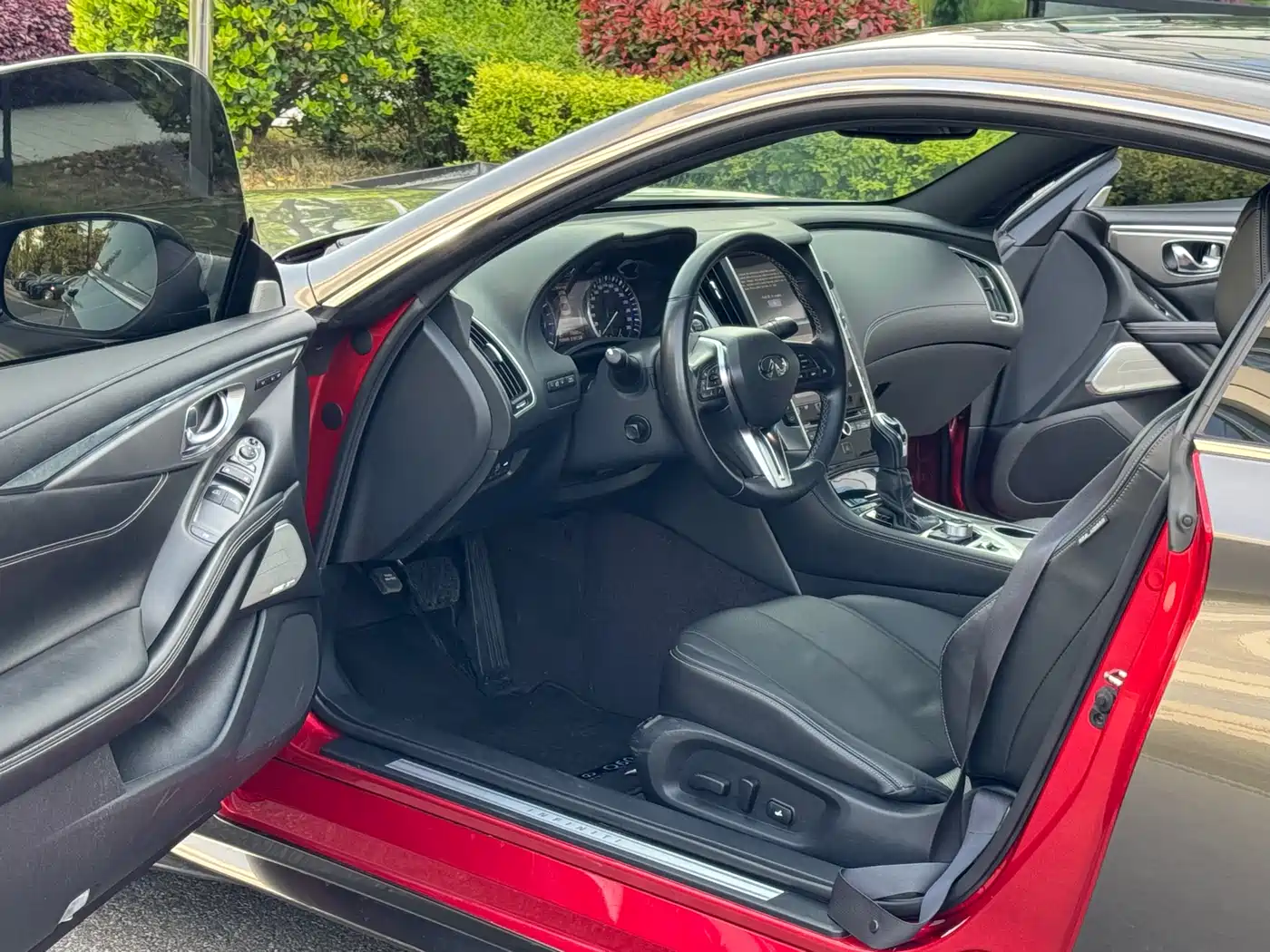 Infiniti Q60 2019 2.0T Luxury Edition фото 19