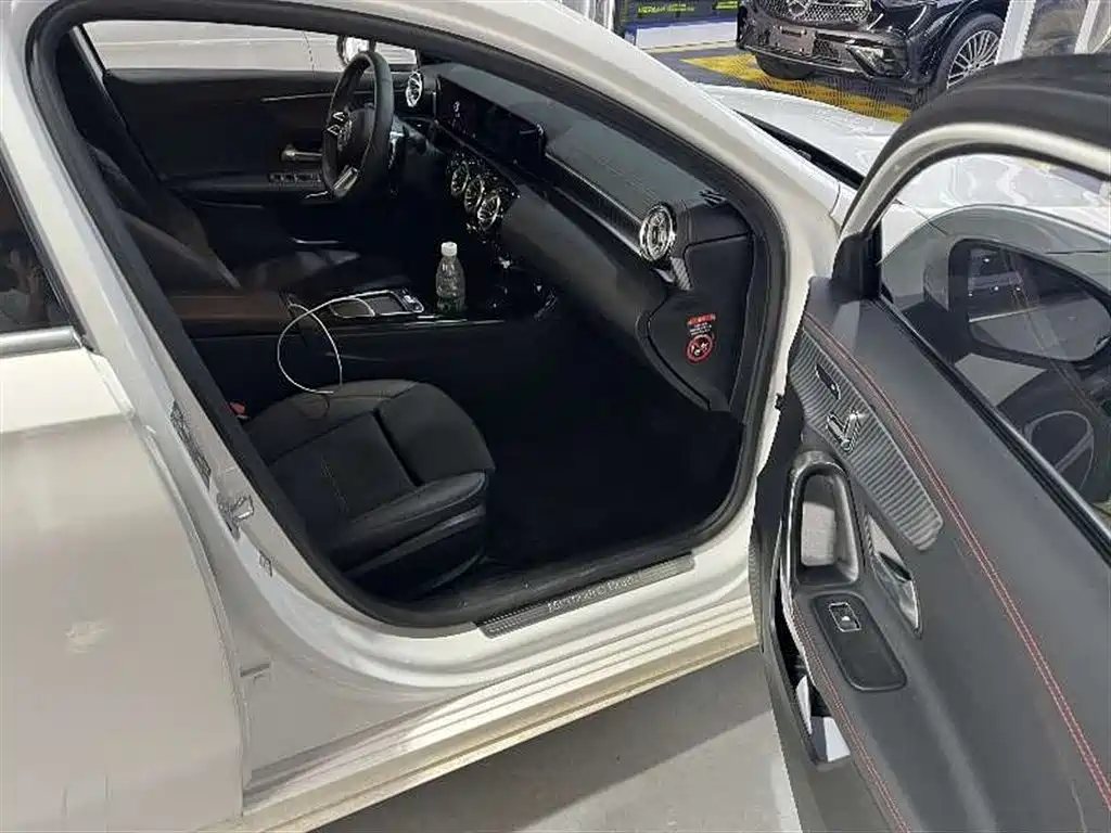 MERCEDES-BENZ CLASS A