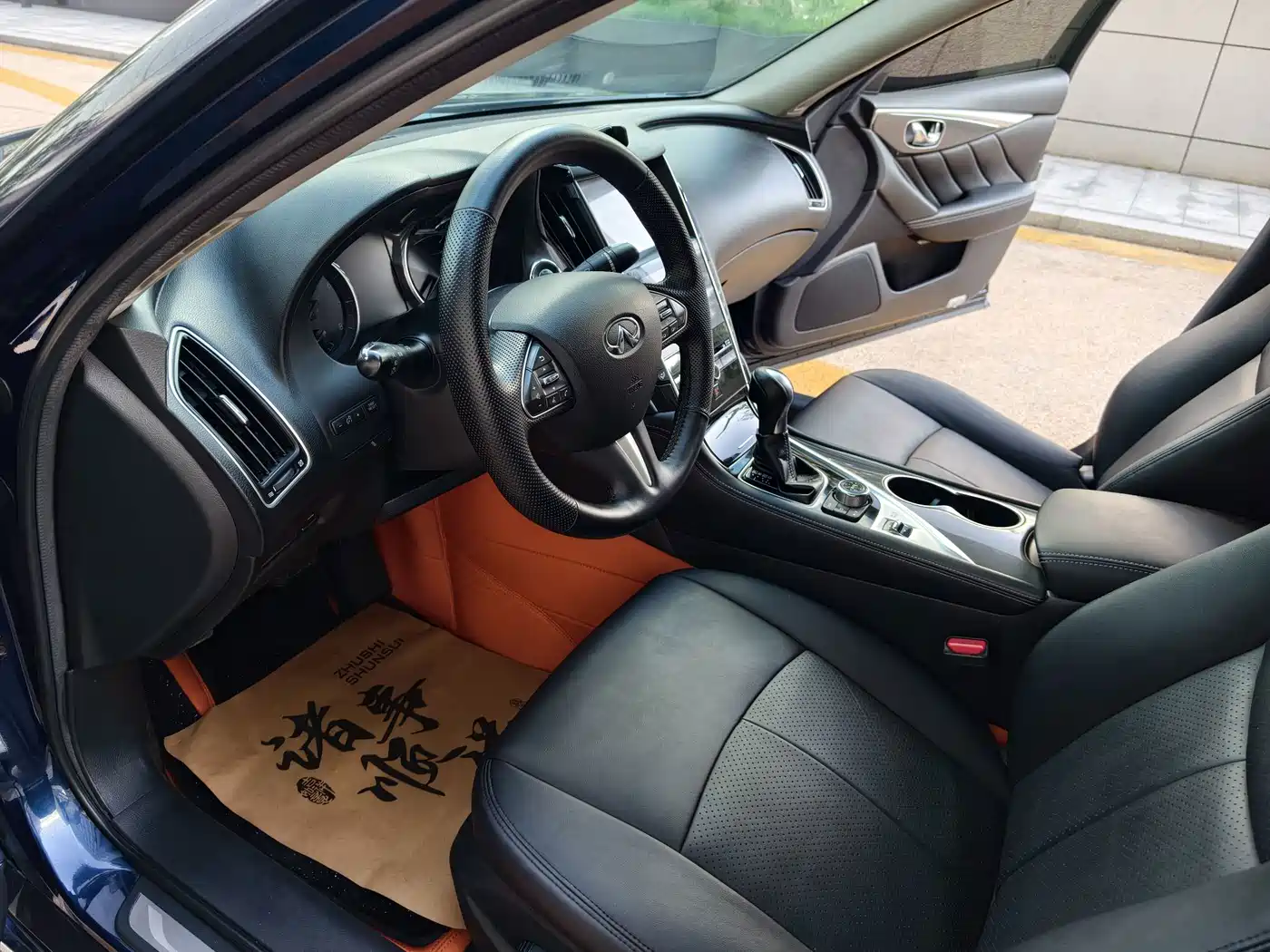 Фото 6 - Infiniti Q50L