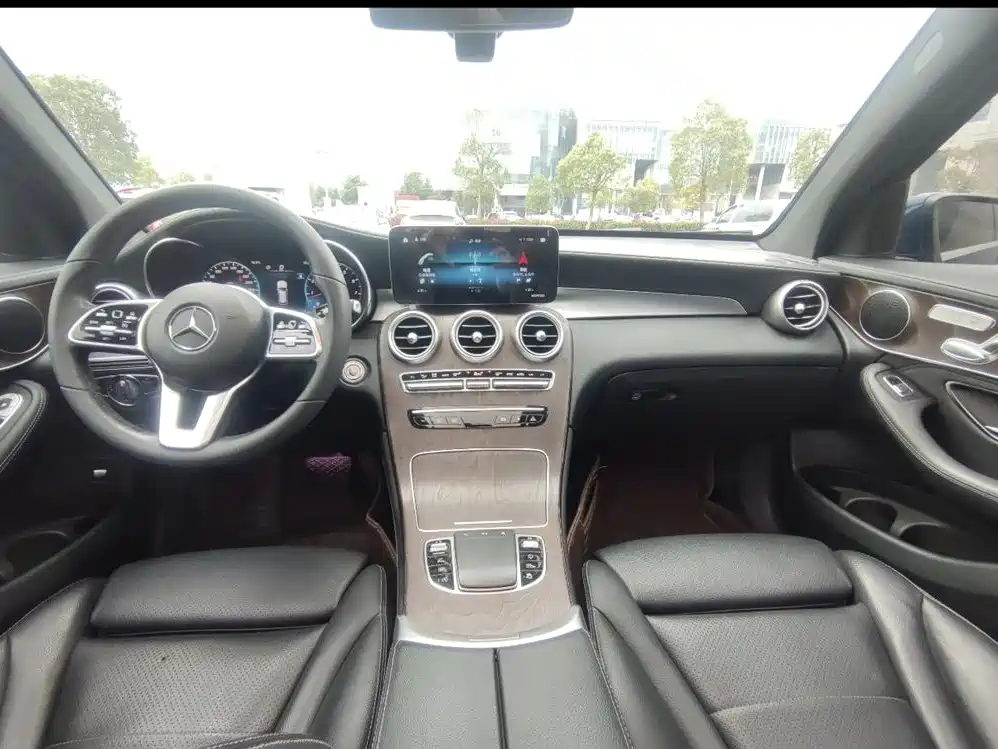 Mercedes-Benz GLC 2020 Facelift GLC 260 L 4MATIC Luxury фото 12