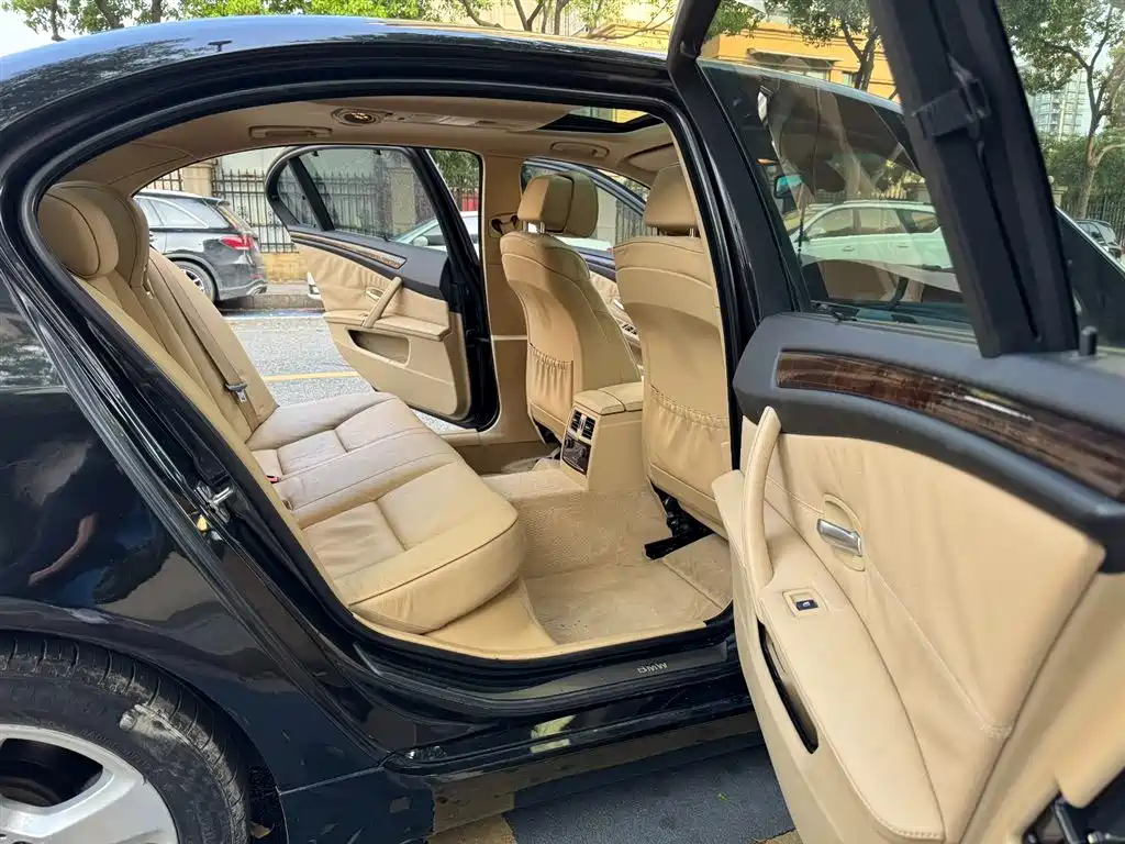 BMW 5 Series 2010 520Li Luxury фото 12