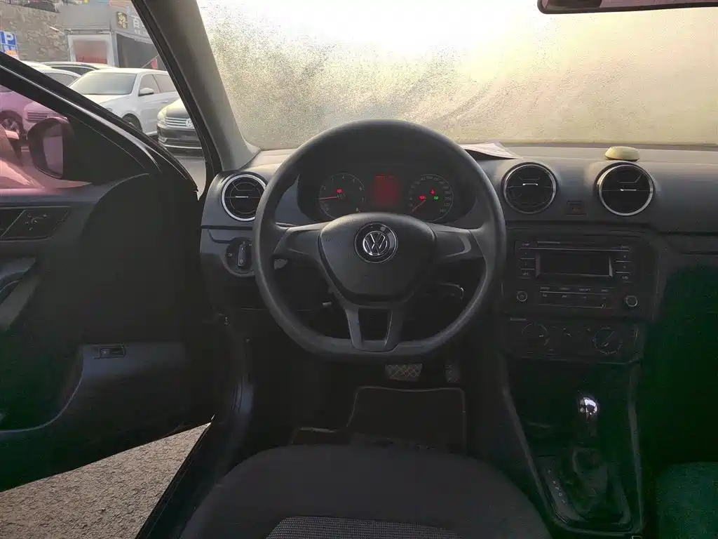 Volkswagen Jetta 2017 1.5L Automatic Fashion фото 11