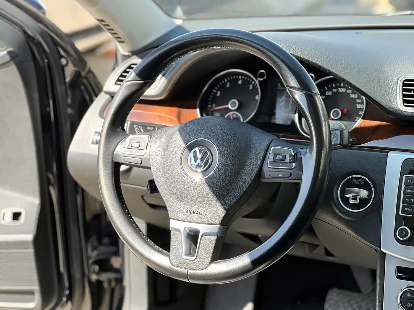 Volkswagen Magotan (Import) 2012 2012 Wagon 2.0TSI 4WD Luxury