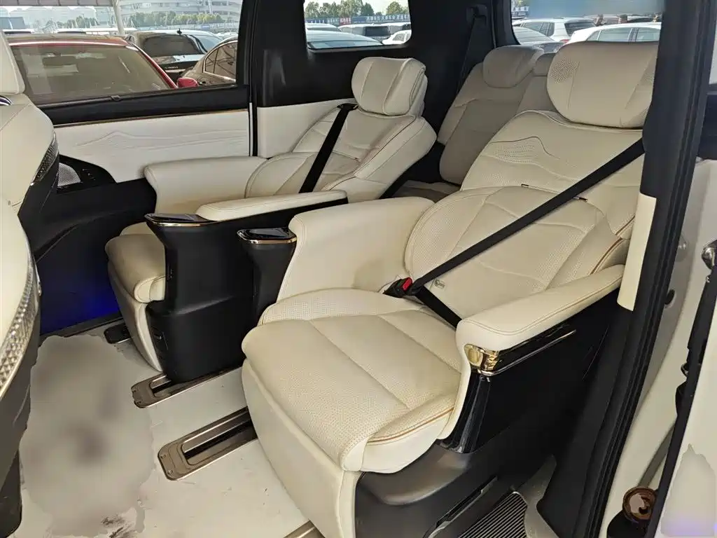 GAC Trumpchi Trumpchi M8 2023 Model Master Series 400T Flagship Edition фото 17
