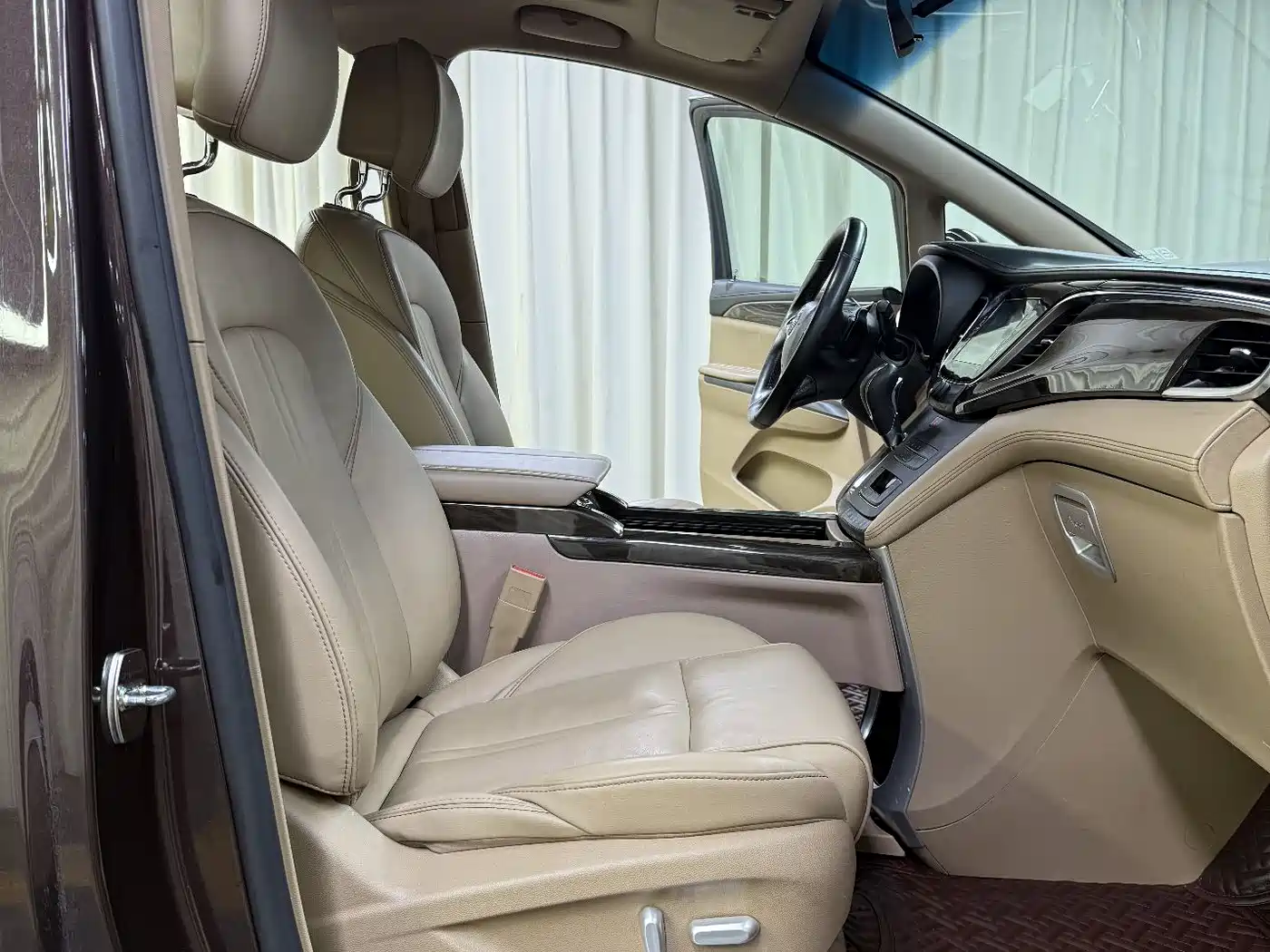 Buick GL8 2017 ES 28T Premium China V фото 30