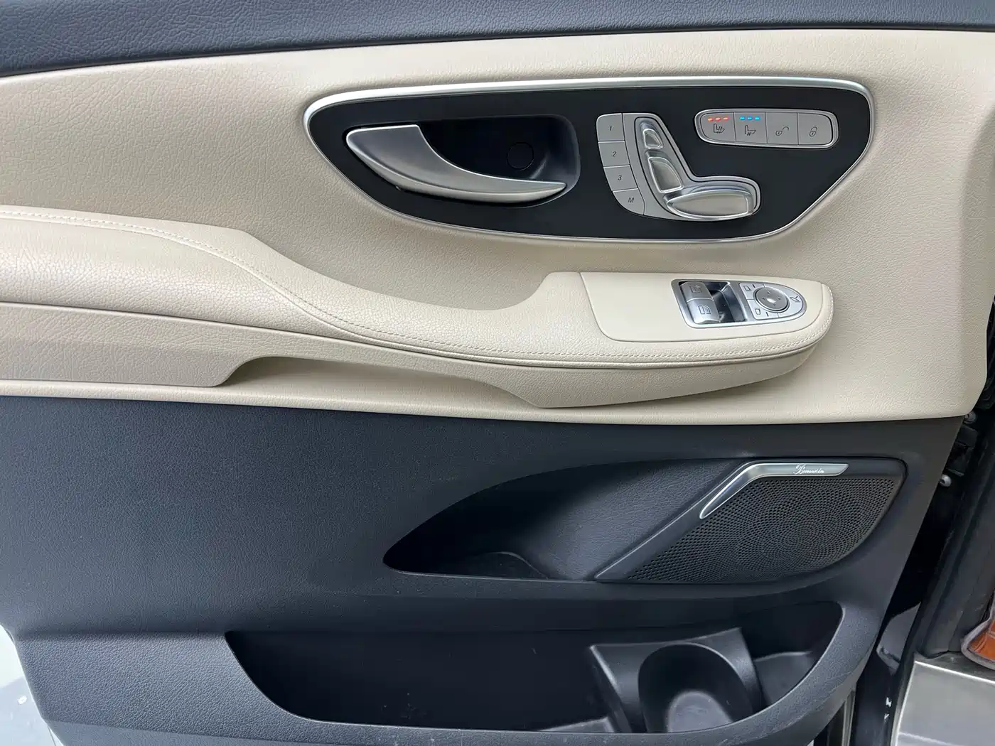 Mercedes-Benz V-Class 2021 V 260 L Long Wheelbase Luxury Edition фото 5