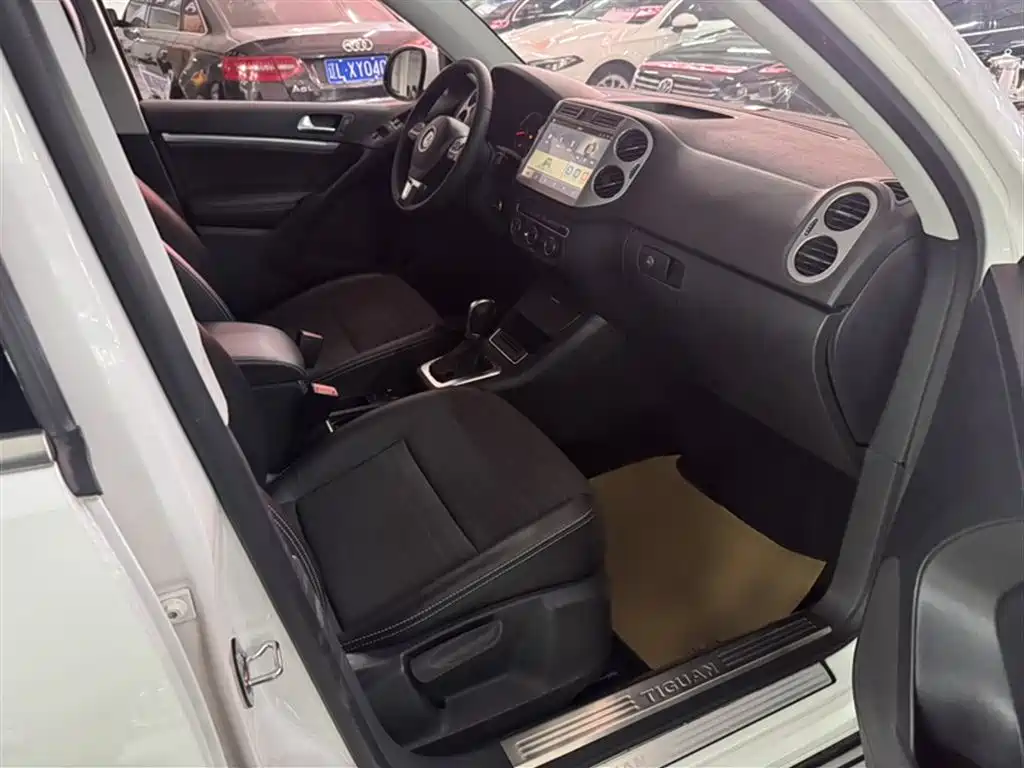 Volkswagen Tiguan 2016 Model 300TSI Automatic 4WD Trend Vision Edition фото 16