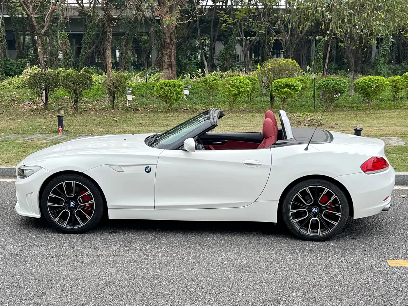 BMW Z4 2012 sDrive28i Leading фото 19
