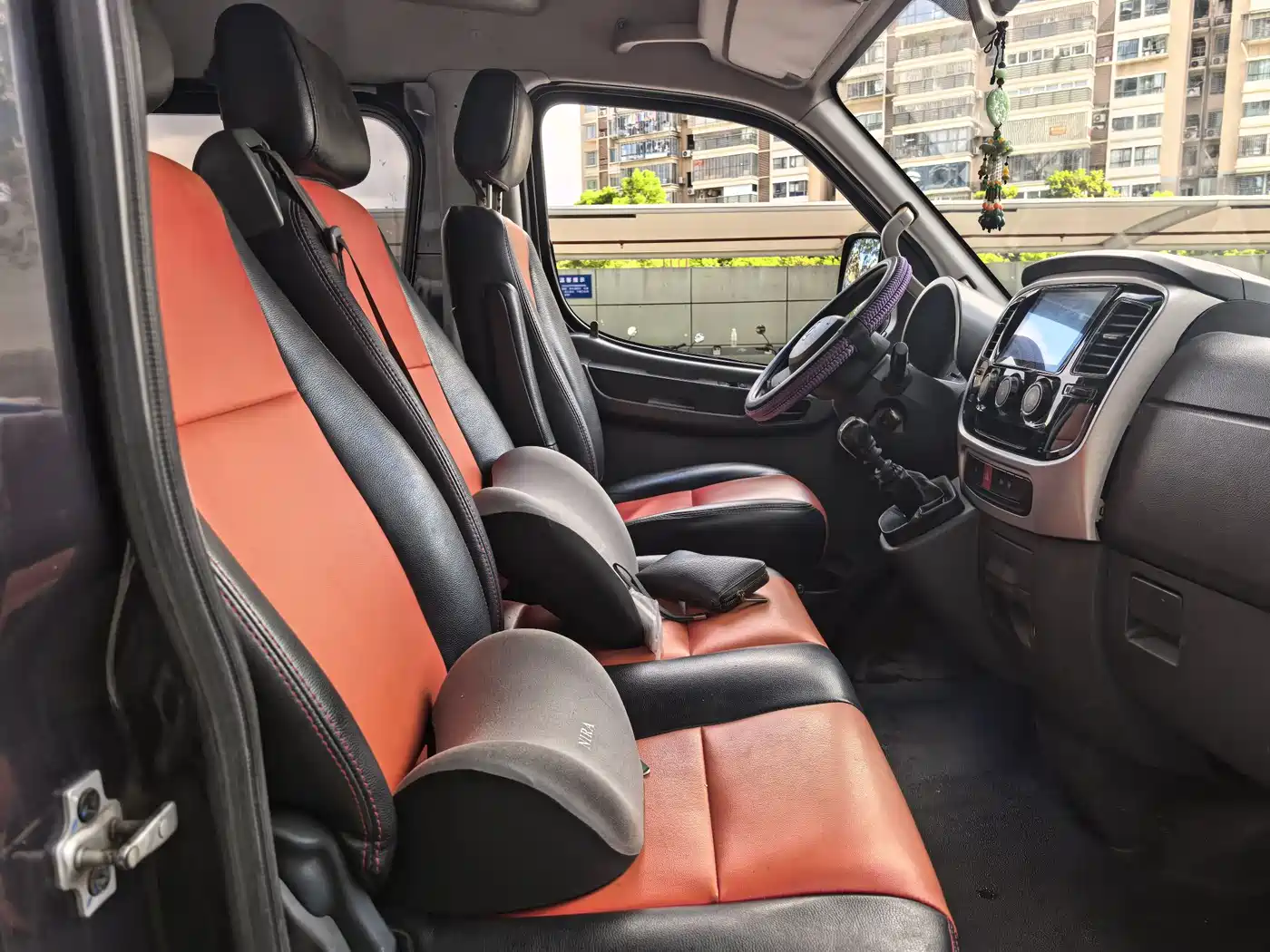 Dongfeng Yufeng Yufeng 2022 2021 Model 2.3T FWD Logistics Vehicle Short Wheelbase Medium Roof 5-9 Seats China VI M9T