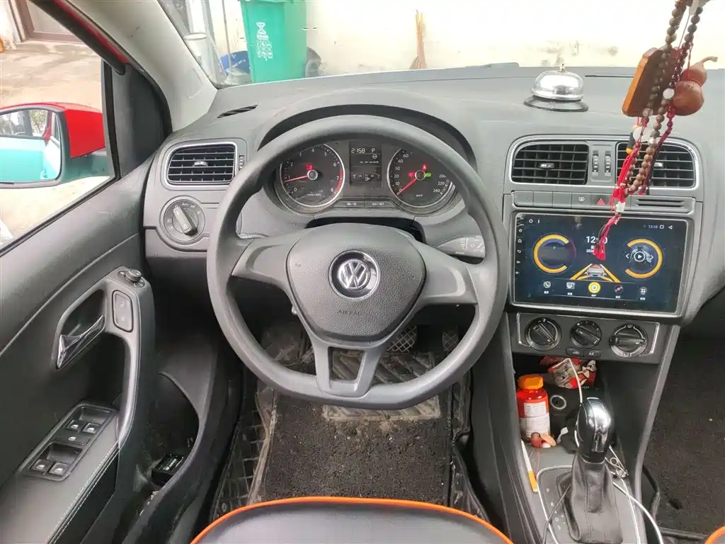 Volkswagen Polo 2014 1.4L Automatic Comfort Edition фото 7
